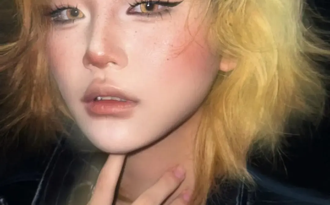 这样的轻混血辣妹妆，你想拥有吗