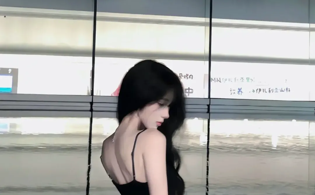 纯欲天花板套图壁纸