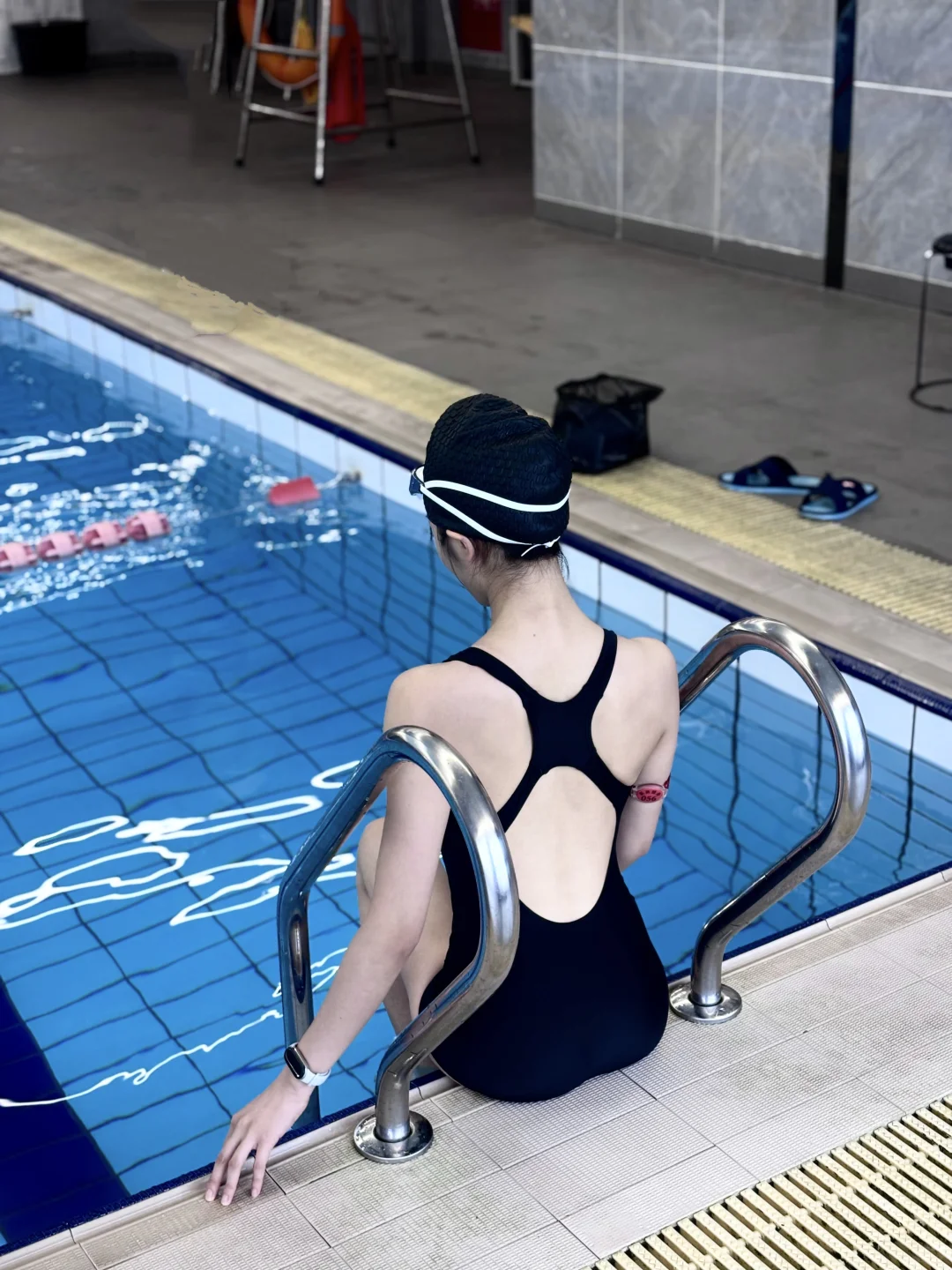 恭喜这位女士 在30岁这年get人生首套泳装照