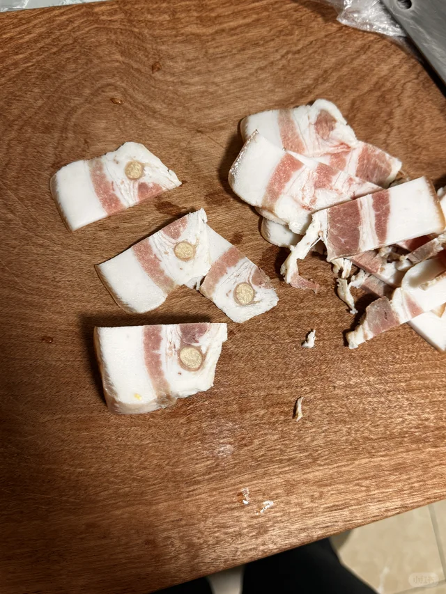 万能的网友，五花肉这里面是啥？