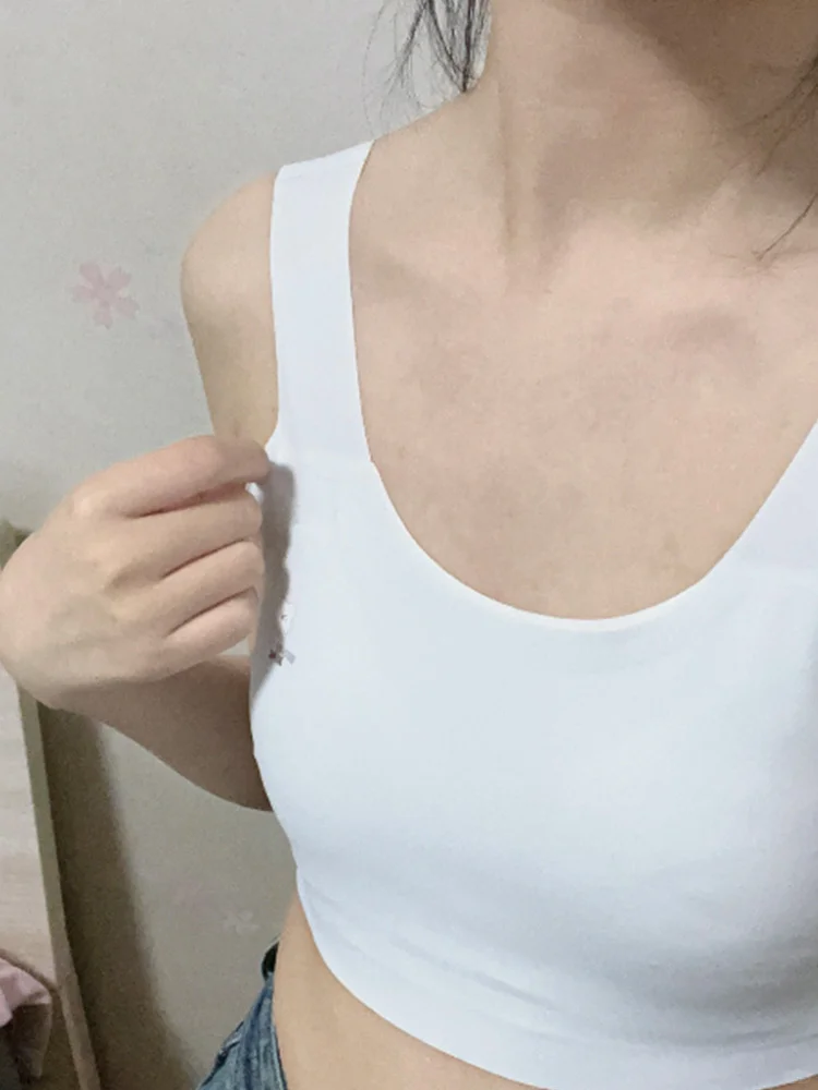 即将开学，小背心内衣穿起来~