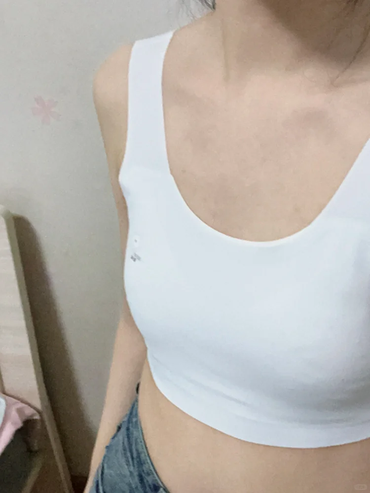 即将开学，小背心内衣穿起来~