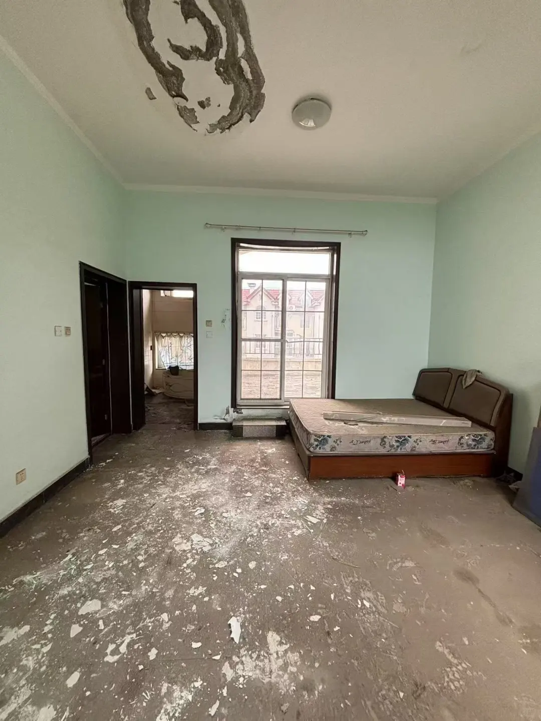 房东诚心卖 有房产证 总价低 一共3.2万