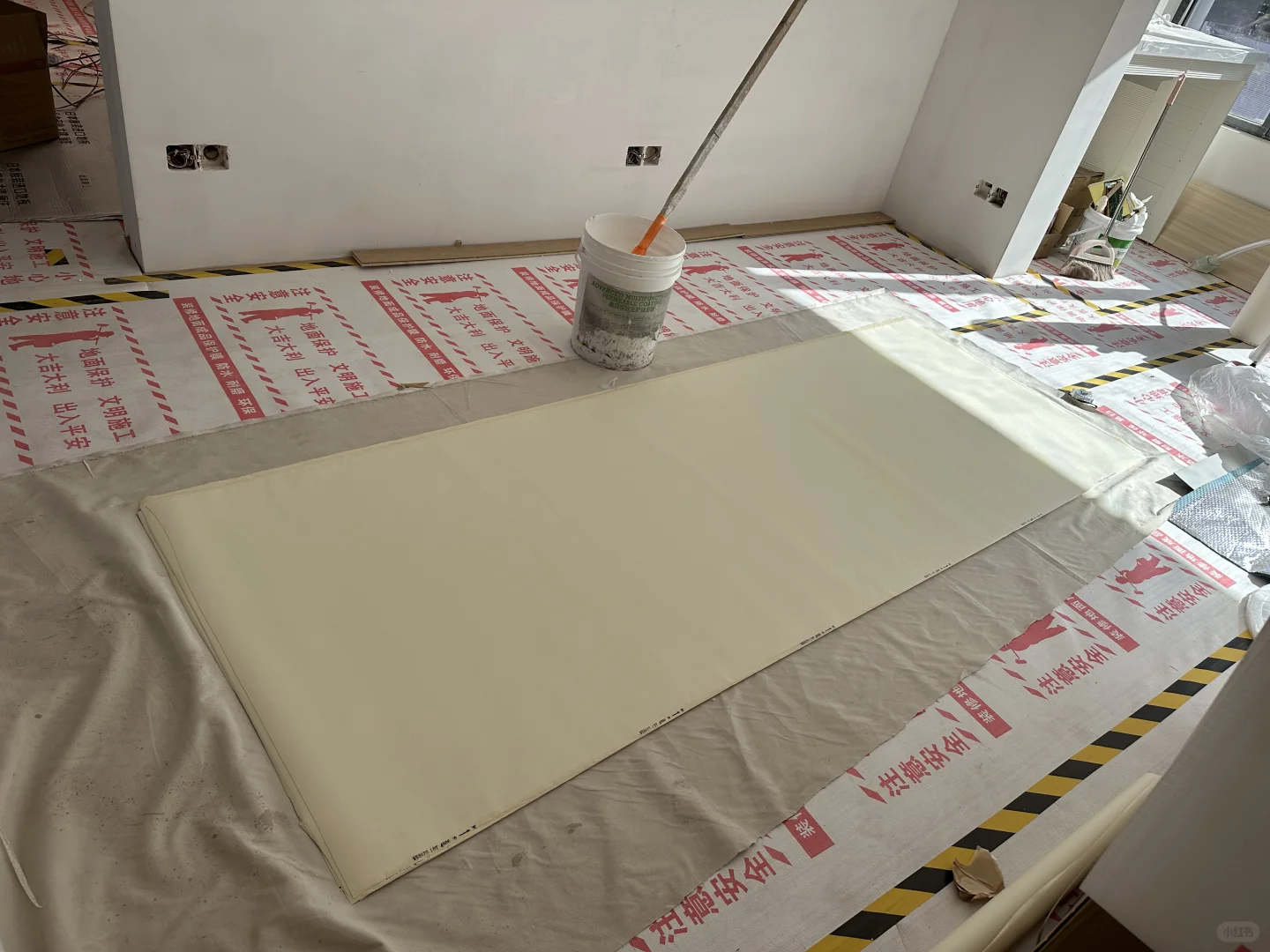 今日实景～日本东理墙纸铺贴第一天