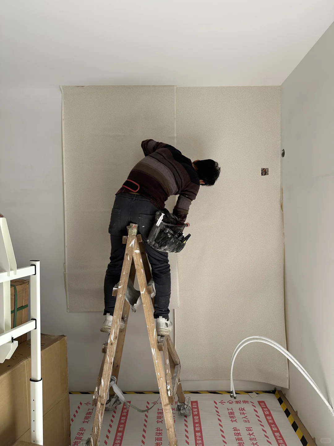 今日实景～日本东理墙纸铺贴第一天