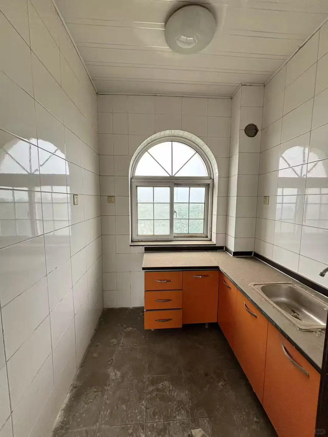 房东诚心卖 有房产证 总价低 一共3.2万