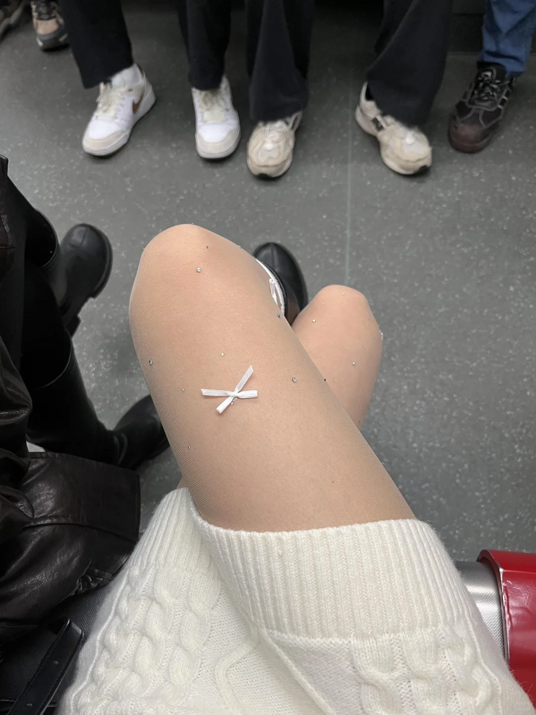 快到地铁站了吗？快到站了吗？