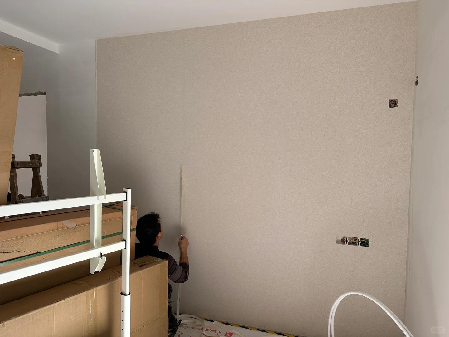 今日实景～日本东理墙纸铺贴第一天