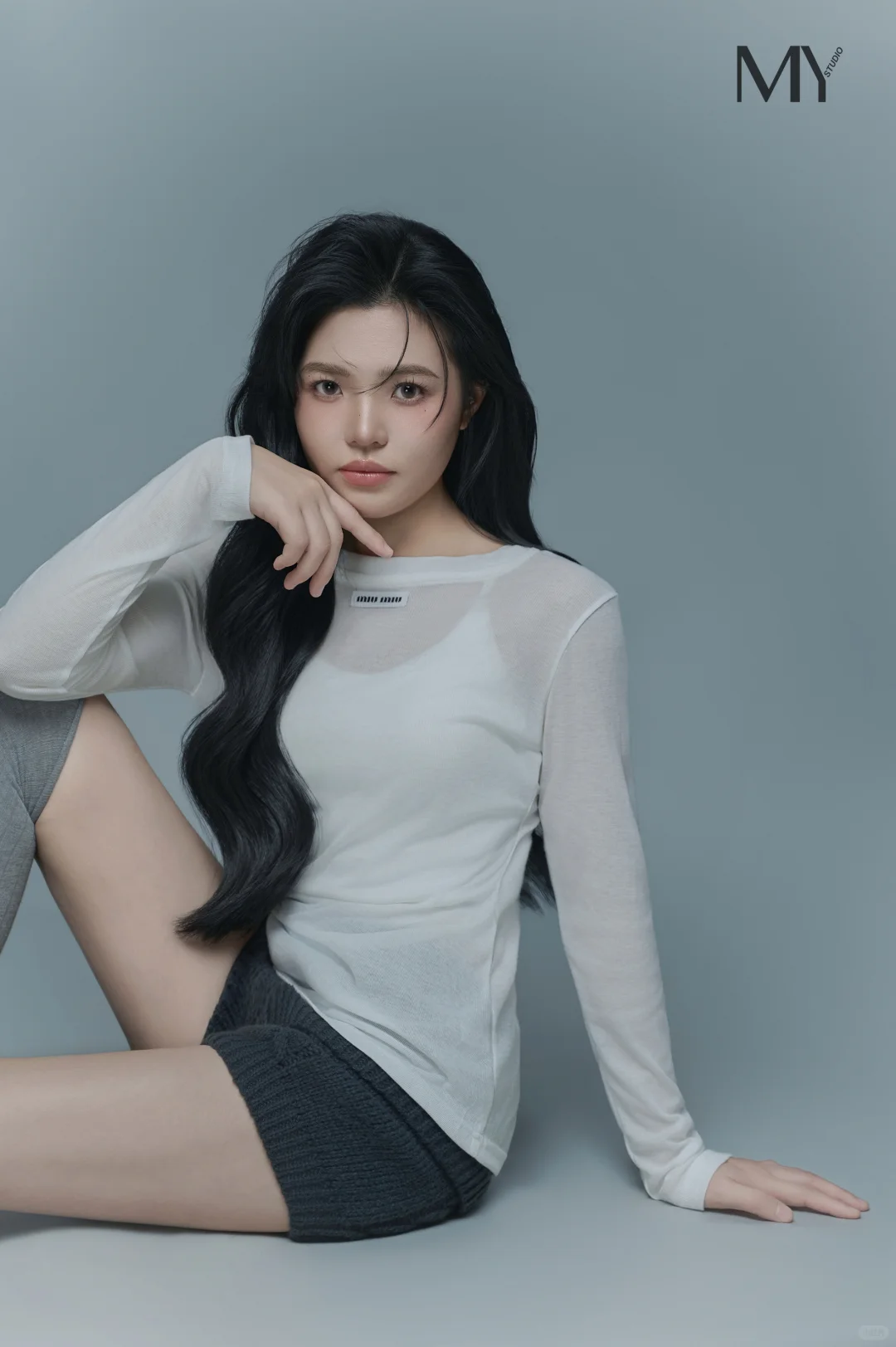 格雷女孩🐈‍⬛miu系高级感纯欲慵懒少女写真