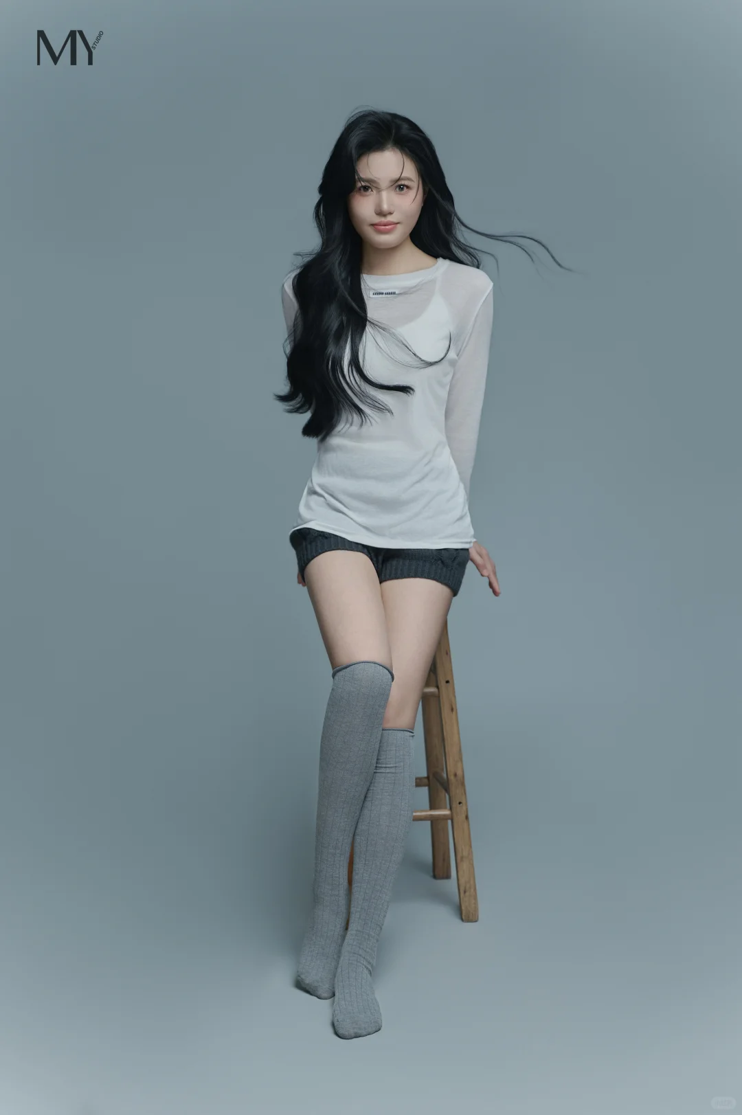 格雷女孩🐈‍⬛miu系高级感纯欲慵懒少女写真