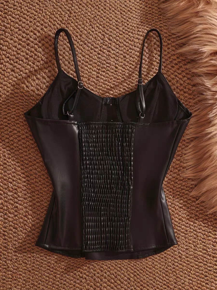 有点酷的皮背心🖤🖤🖤