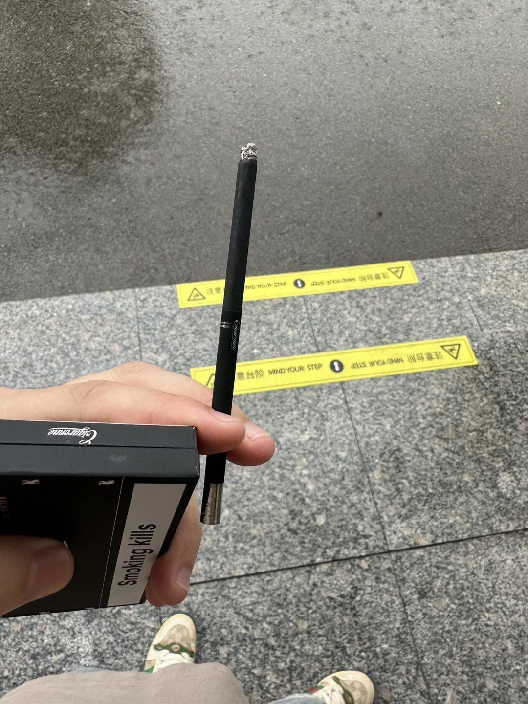 借个火？打火机我只用始祖鸟的 有一起的吗？