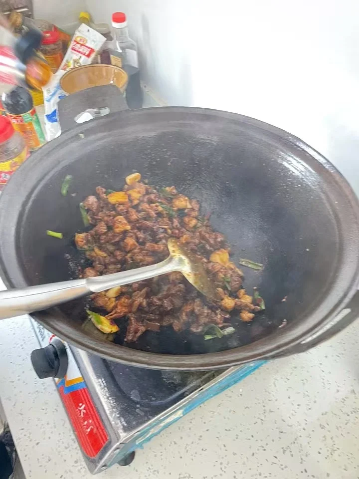 大家说正宗阿尔巴斯山羯羊值多少钱一只呢？
