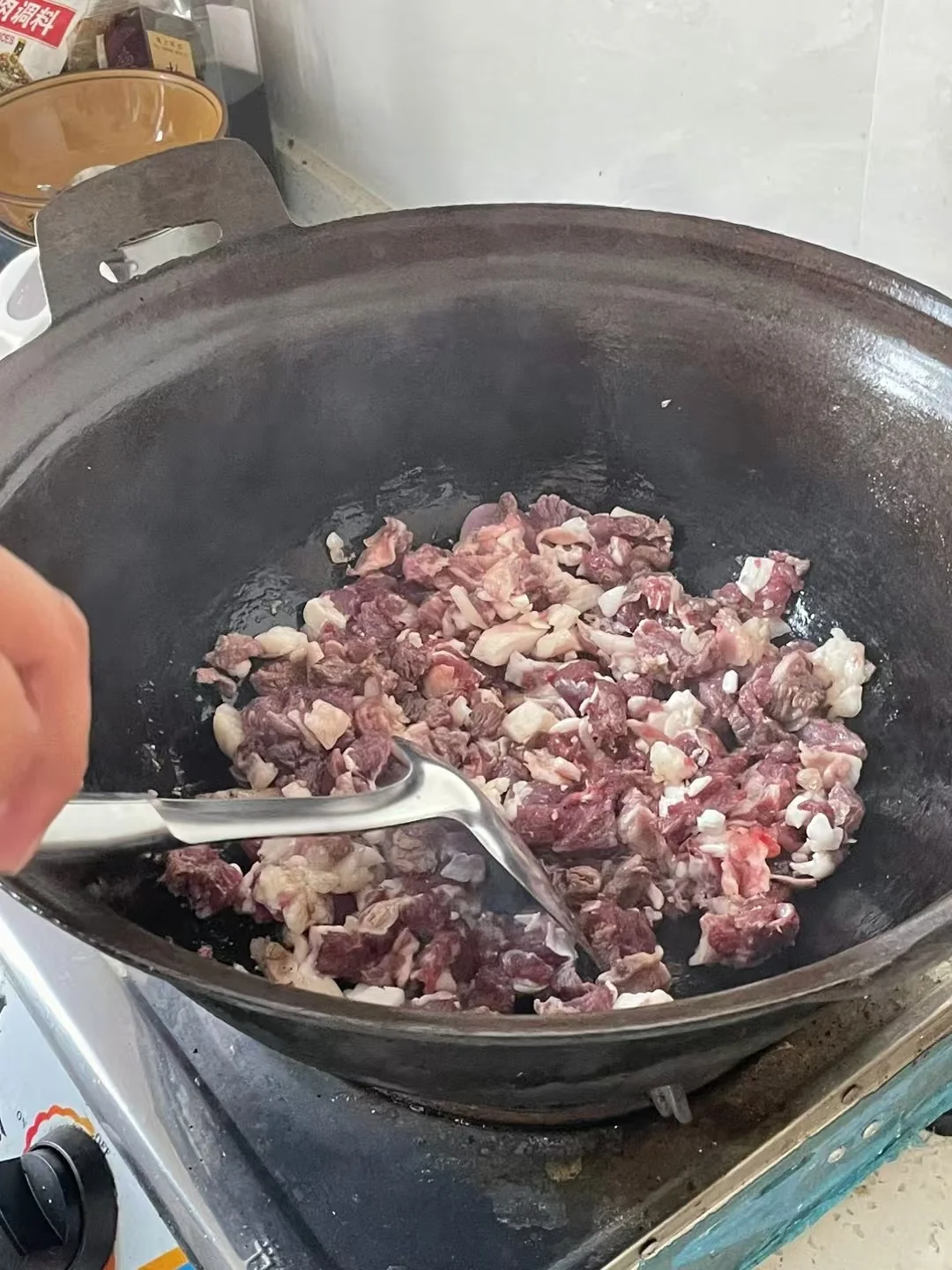 大家说正宗阿尔巴斯山羯羊值多少钱一只呢？