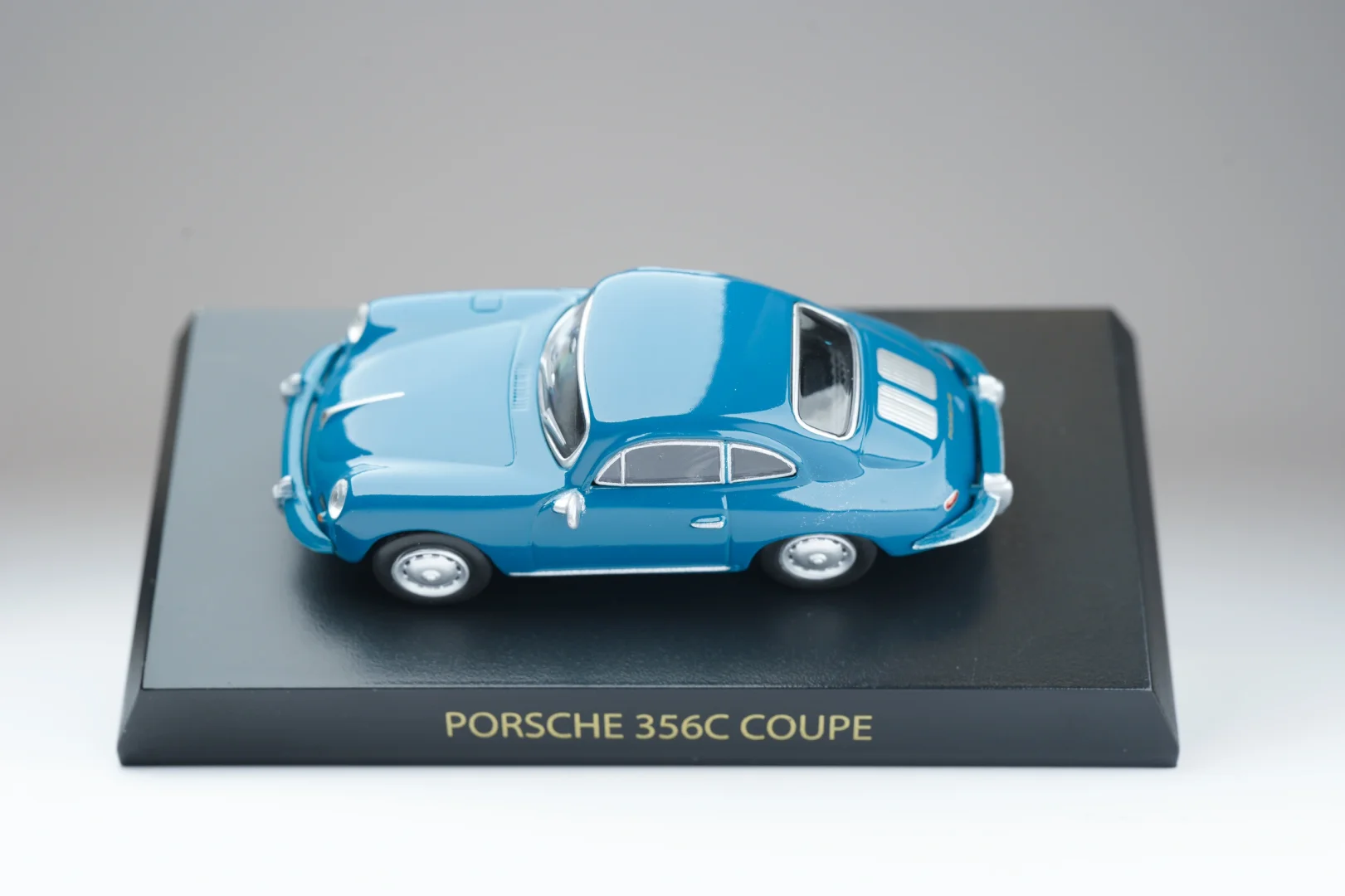 KyoshoPorsche 356C Coupe
