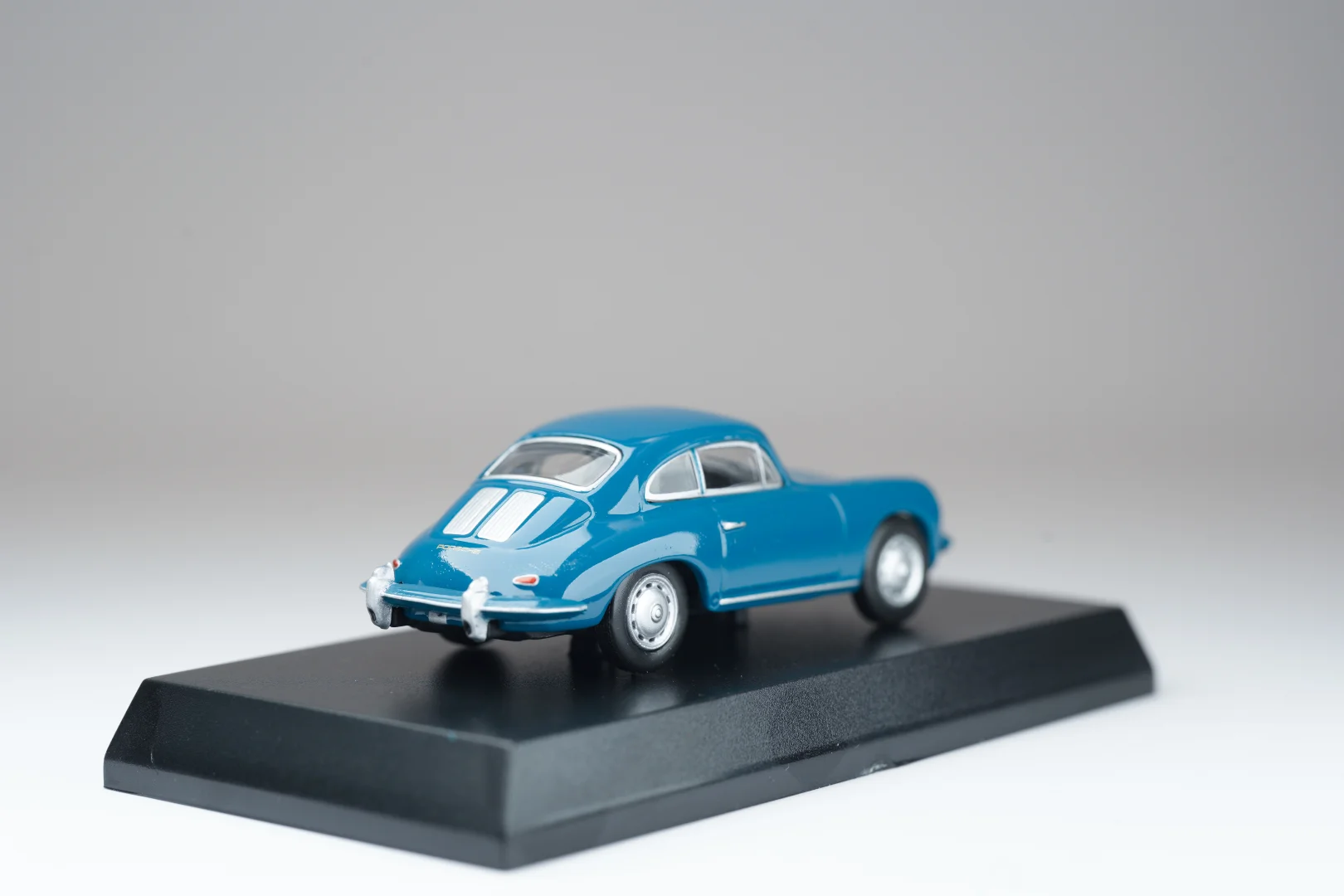 KyoshoPorsche 356C Coupe