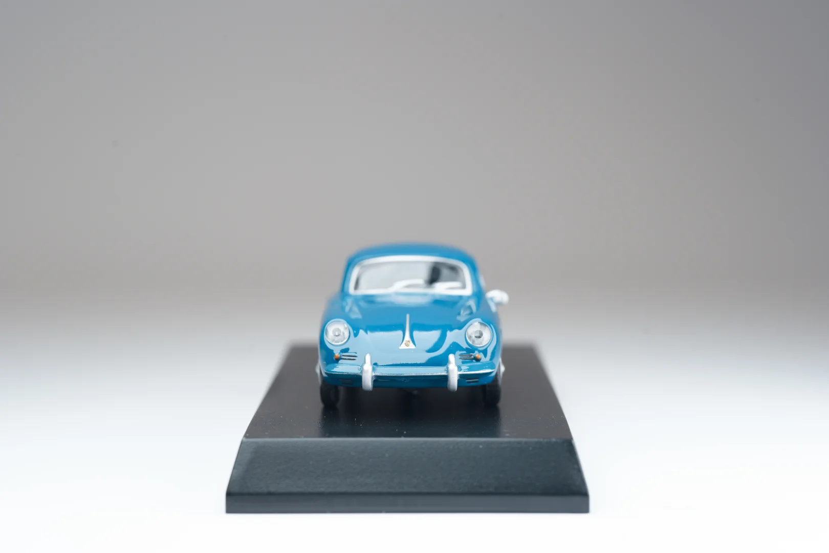 KyoshoPorsche 356C Coupe