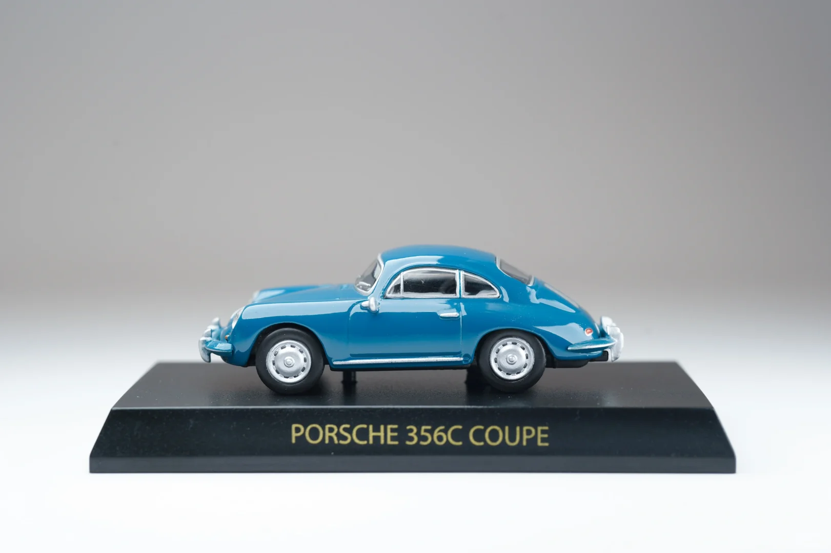 KyoshoPorsche 356C Coupe