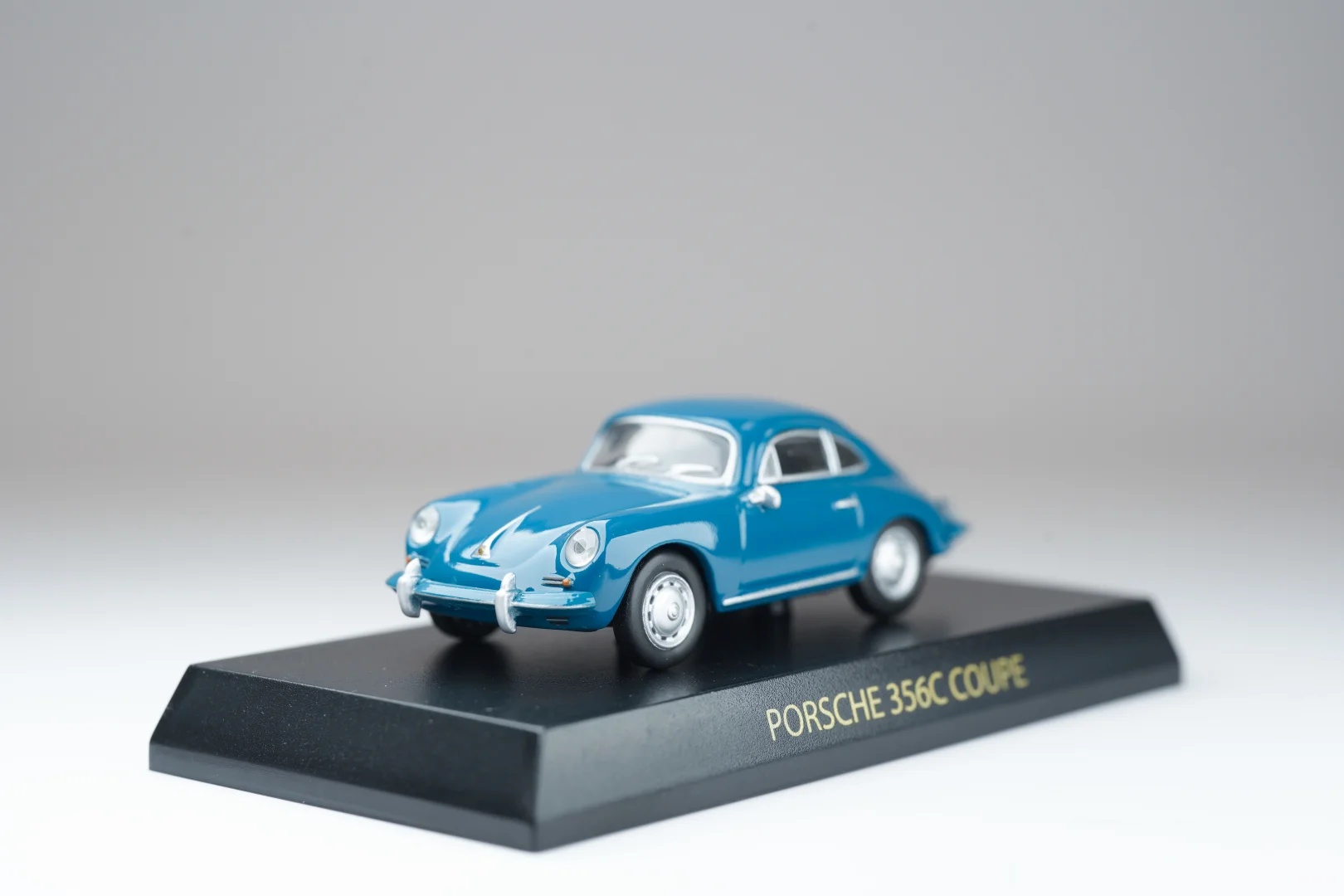 KyoshoPorsche 356C Coupe