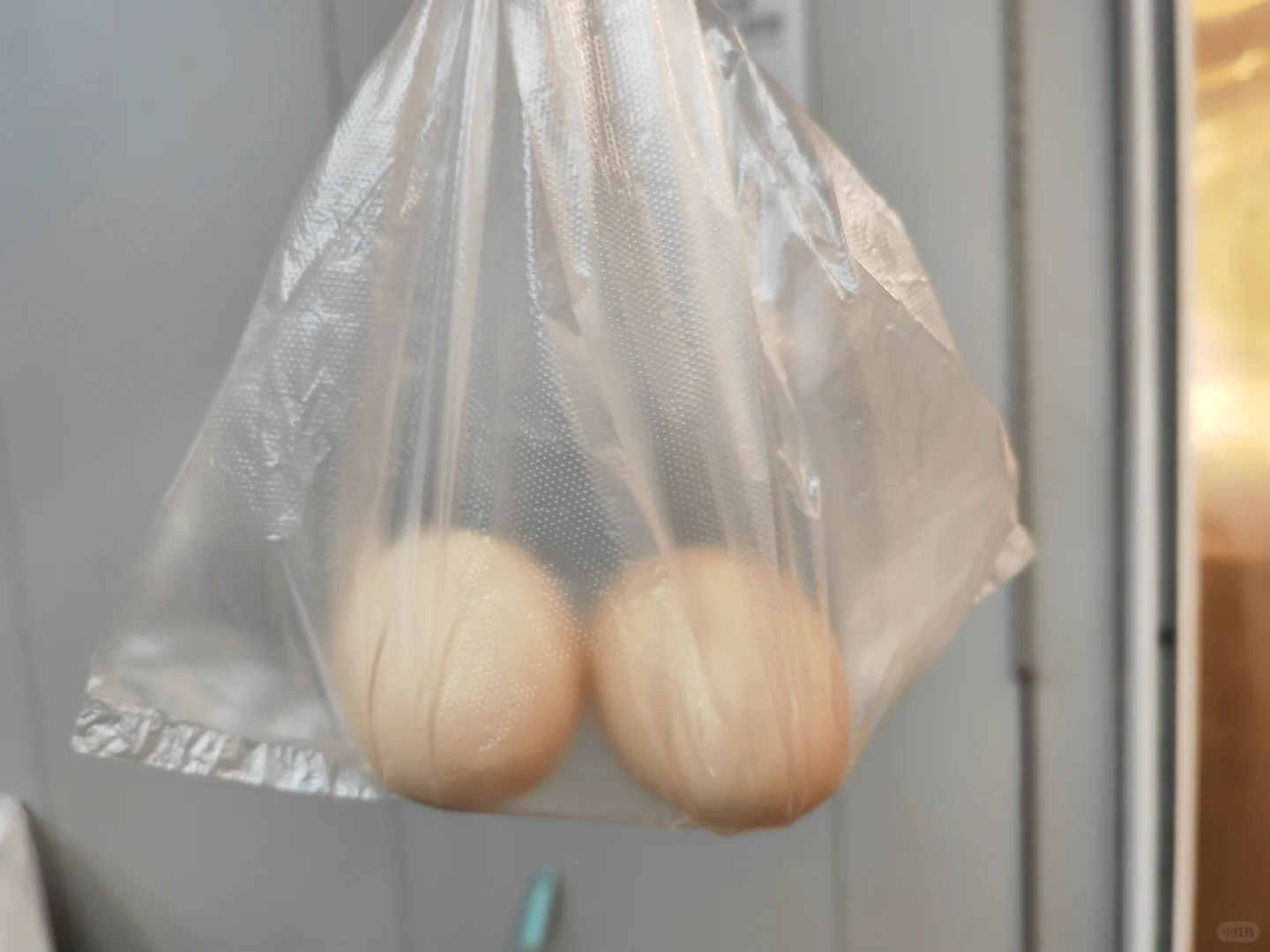菜市场的鸡蛋好便宜,八毛钱一个