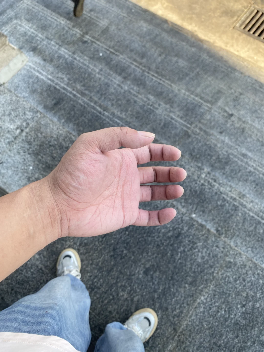 ¼ 3