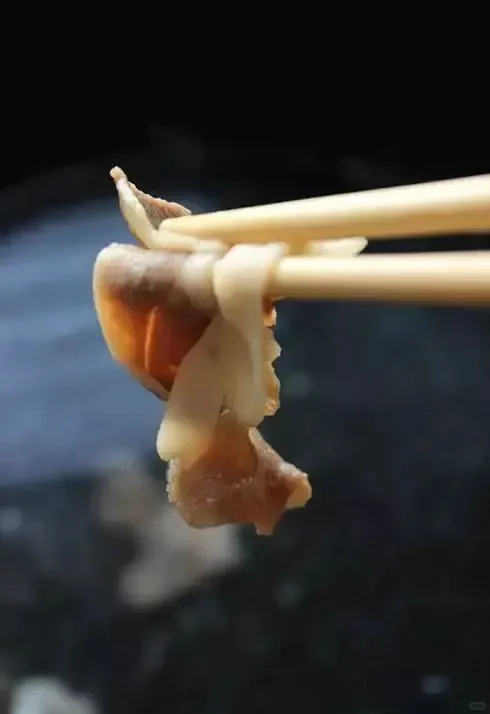 ⣬