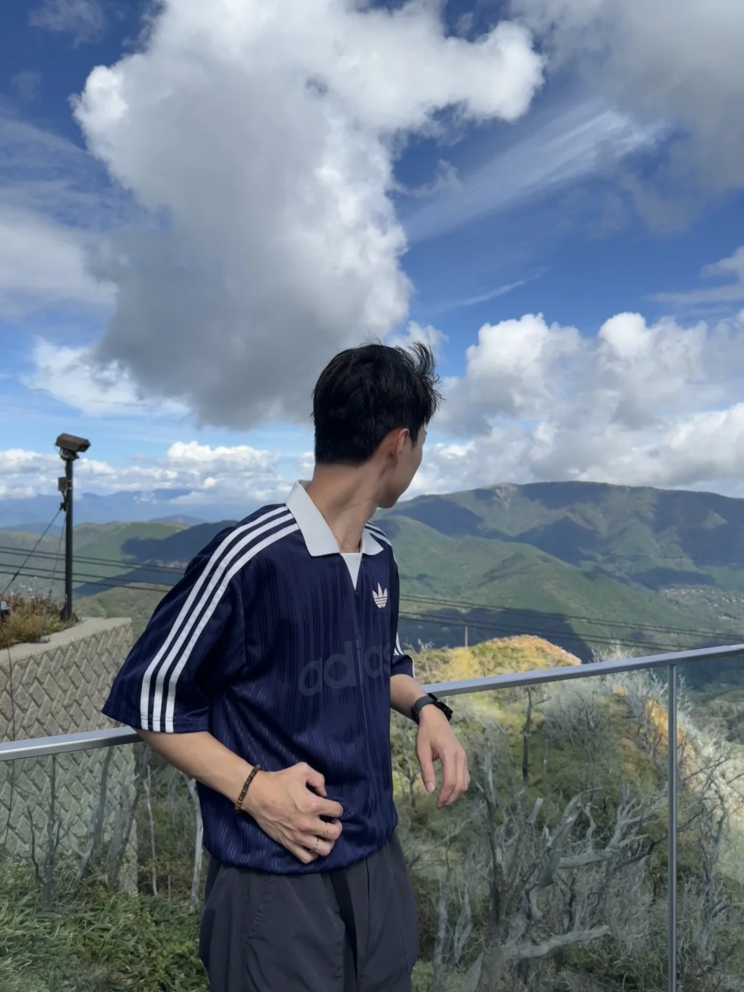 ӿȵĺڼָе˵