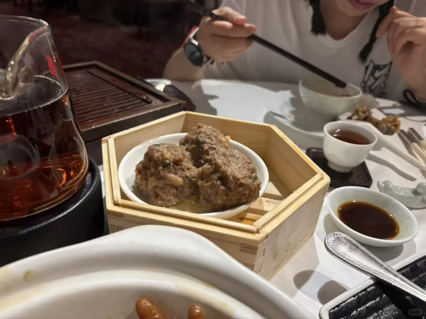 广州白天鹅宾馆早茶|人均600+的黑珍珠体验