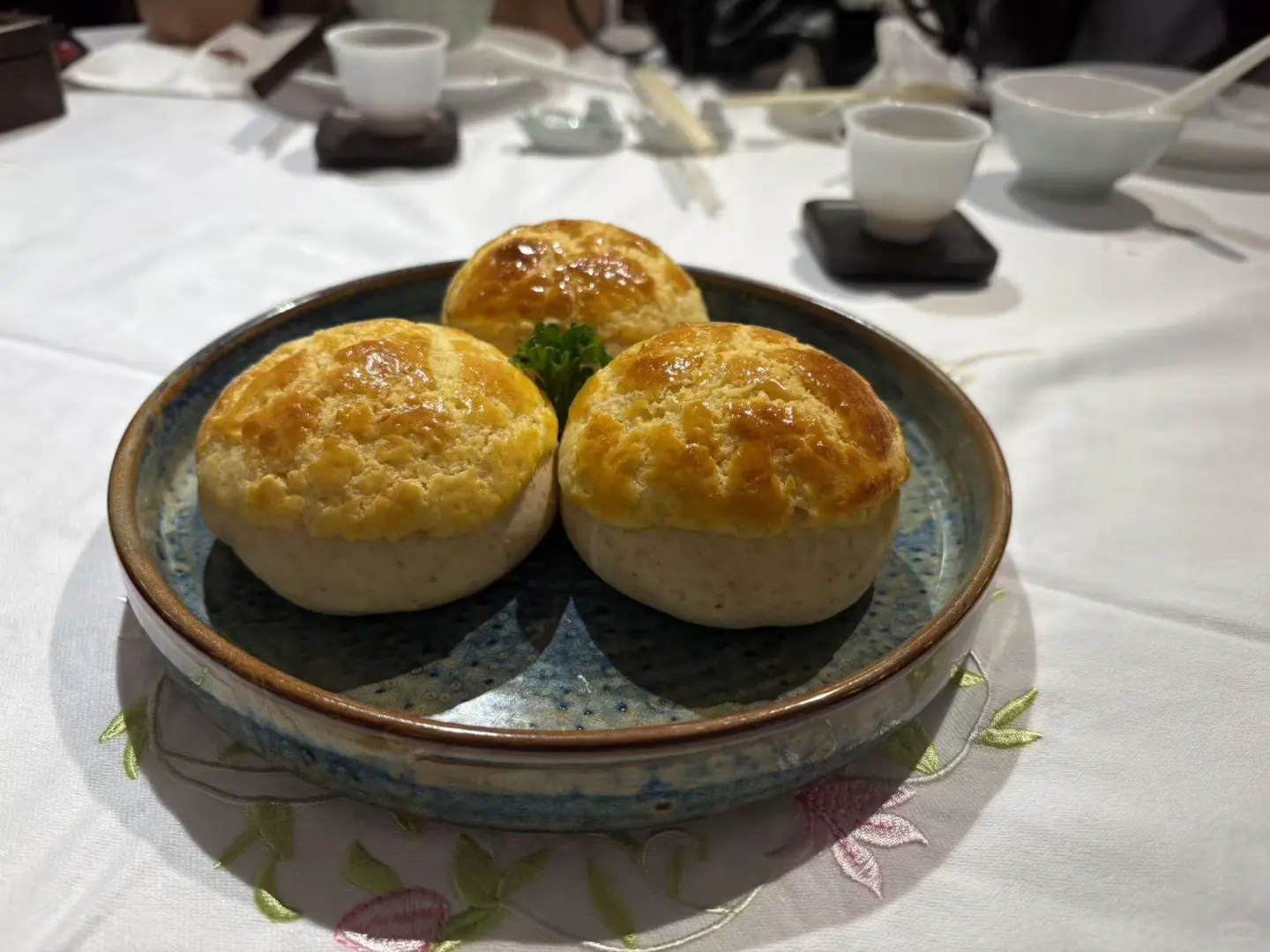 广州白天鹅宾馆早茶|人均600+的黑珍珠体验