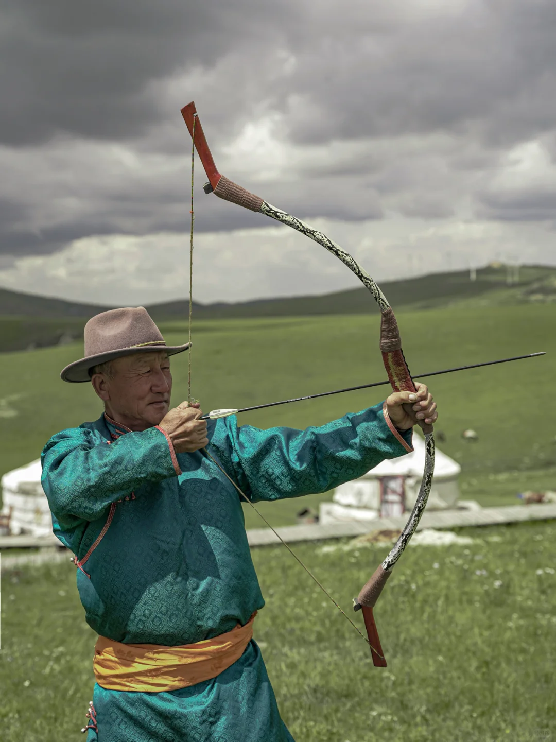 ? 摄影 | 草原偶遇的赶羊人