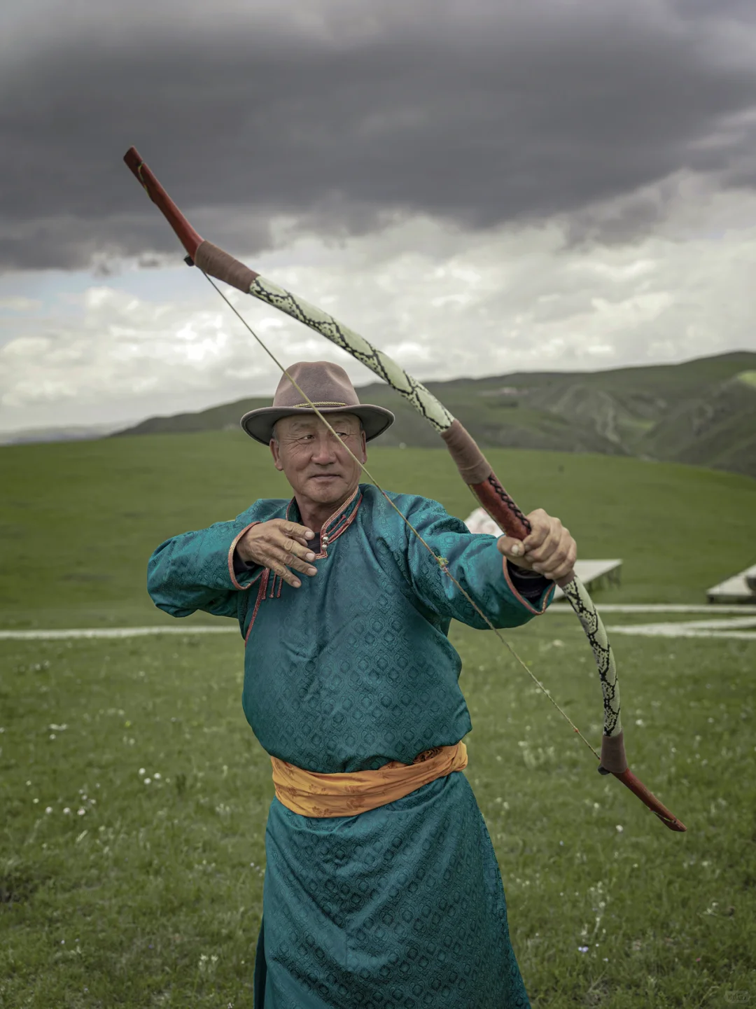 ? 摄影 | 草原偶遇的赶羊人