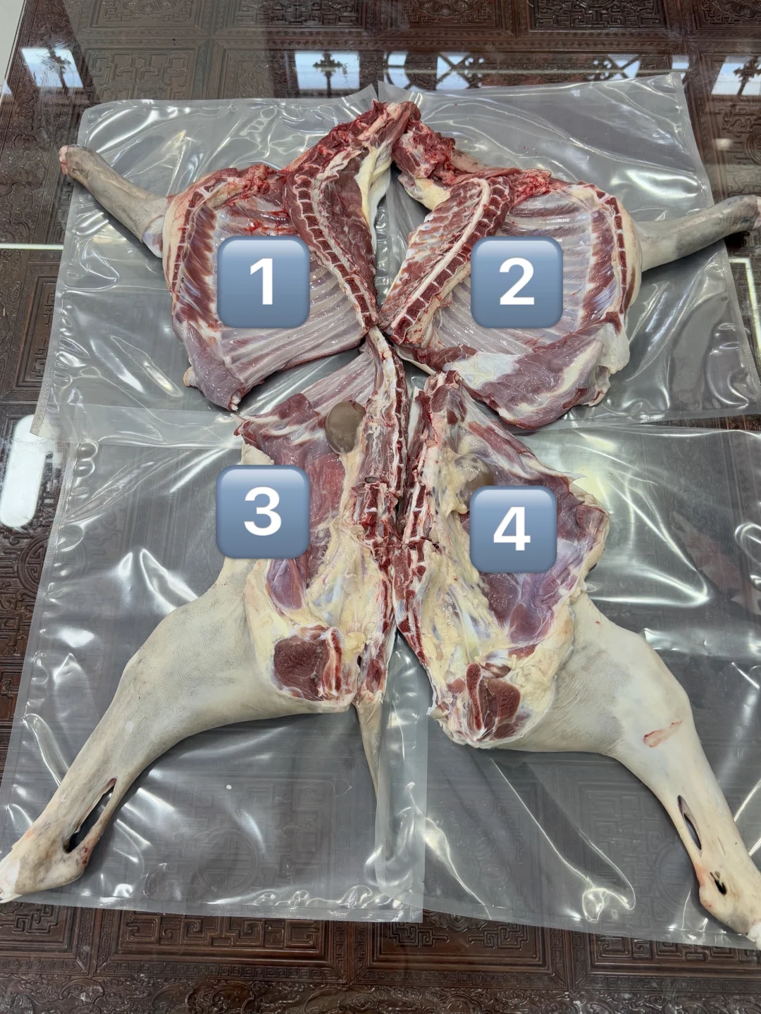 四个人拼一只带皮整羊,一人需要多少钱?