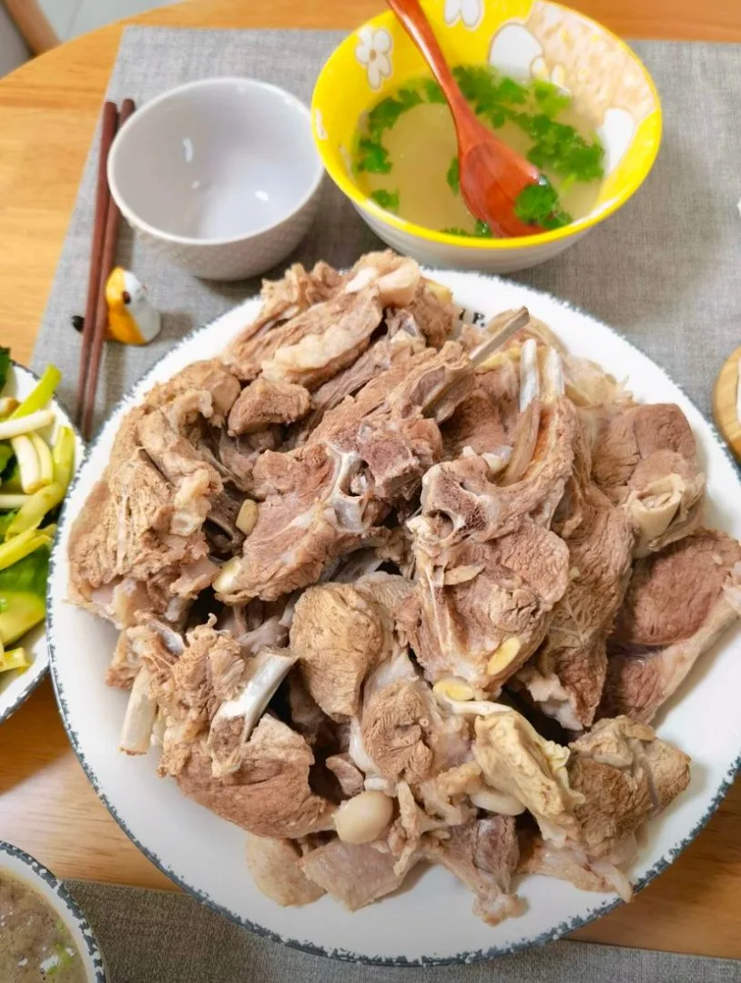 我说盐池滩羊是羊肉天花板,没人反对吧?