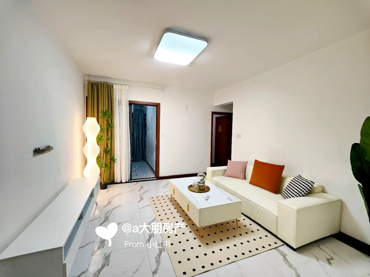 高新区石羊场精装套三2??8??0??0??实图实价