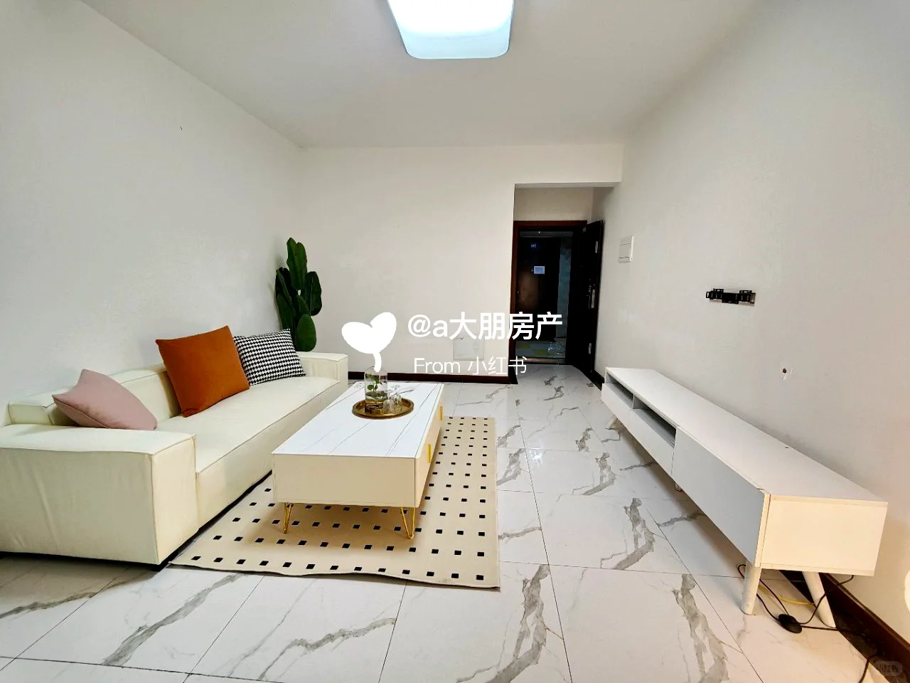 高新区石羊场精装套三2??8??0??0??实图实价