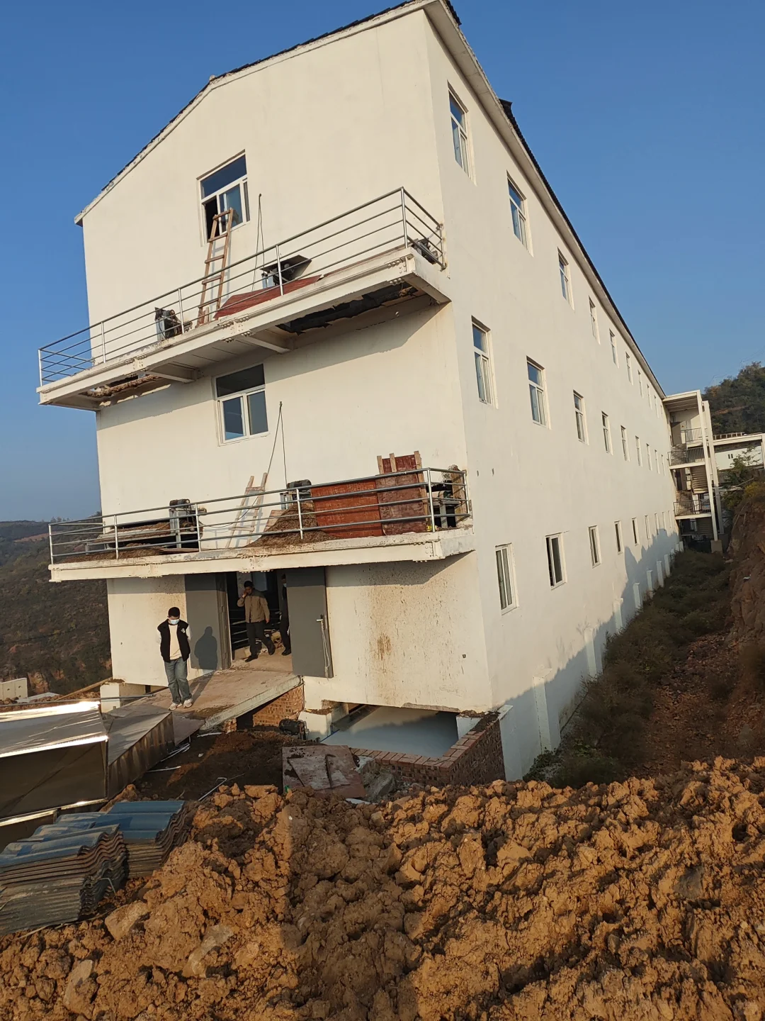 河南省养羊行业协会一行调研济源市下冶镇逢