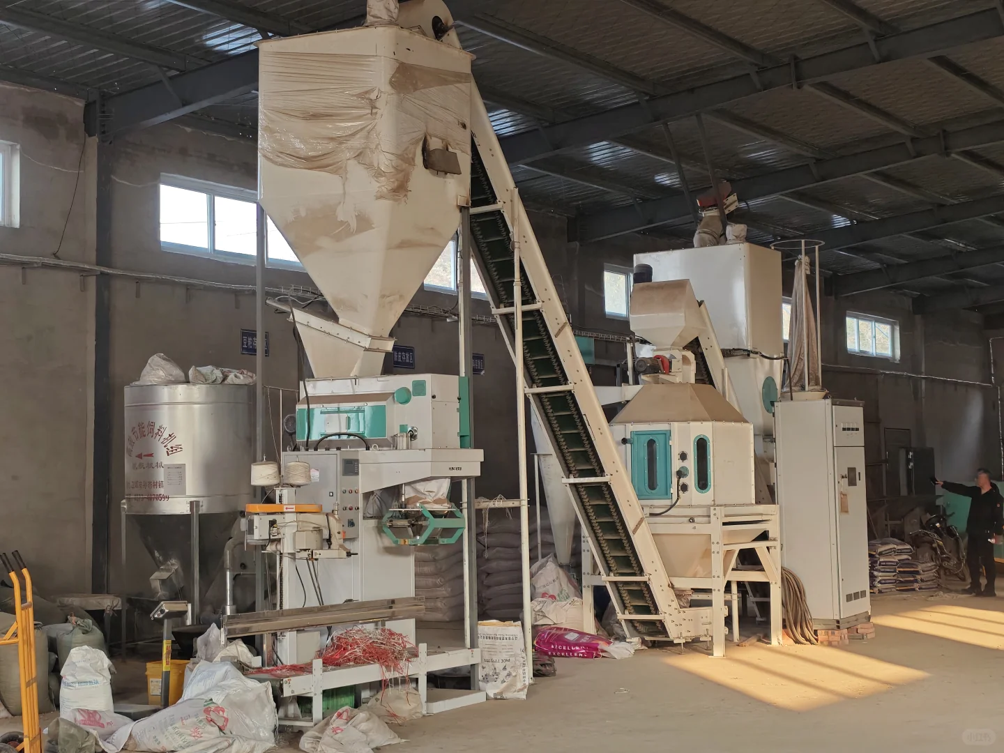 河南省养羊行业协会一行调研济源市下冶镇逢