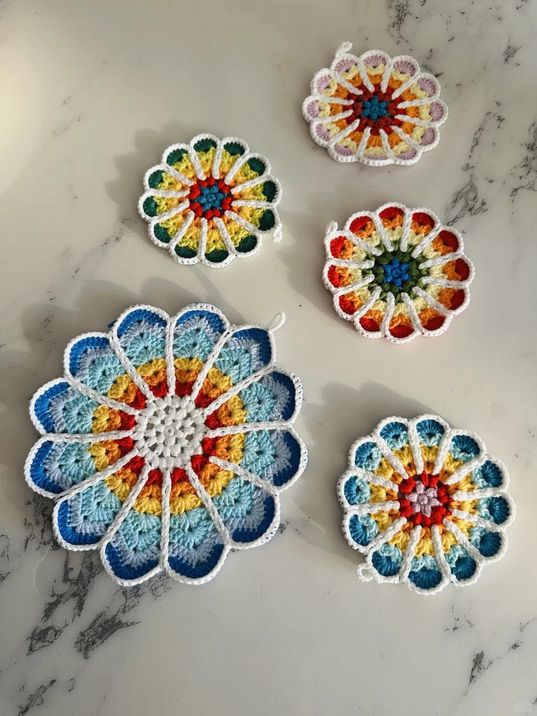 顾家家居餐桌和隔热垫组合