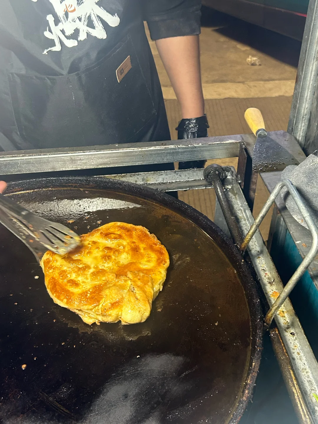 在黄岩!吃上了网上很火的烤炉鸡蛋灌饼