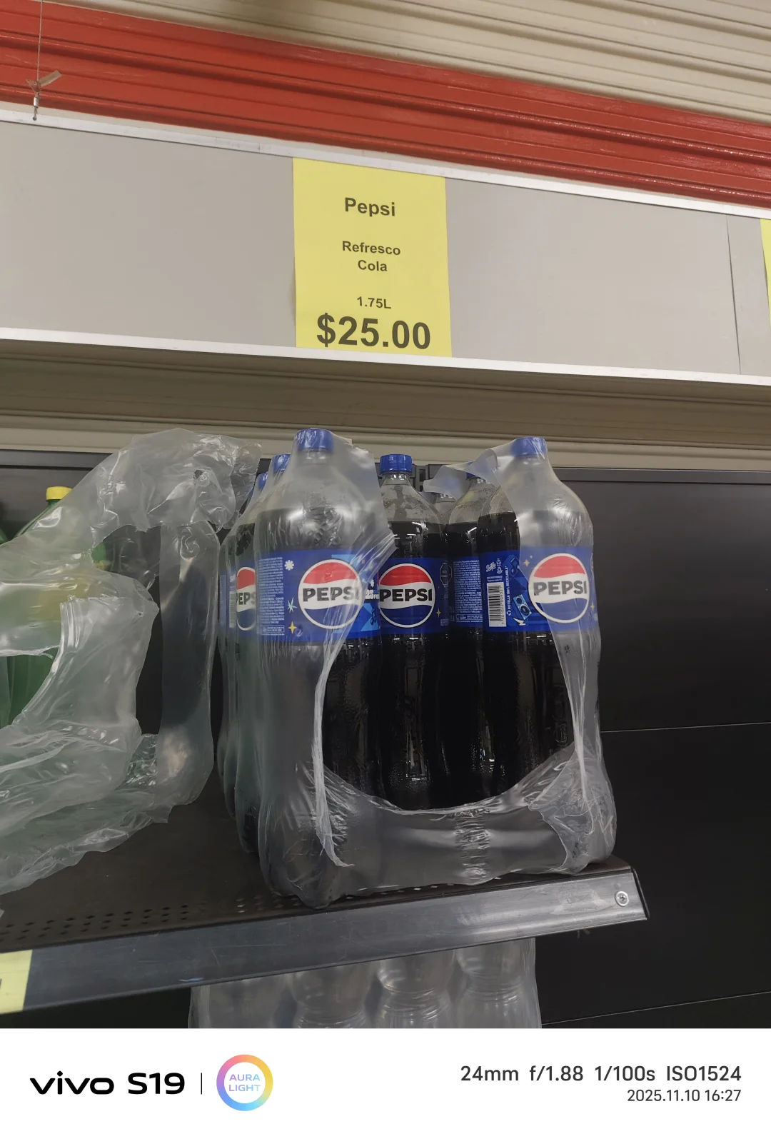 墨西哥城最便宜的超市大瓶水6比索