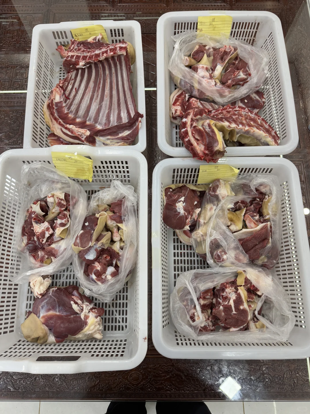 四个人拼一只带皮羯羊,每个人需要多少钱?