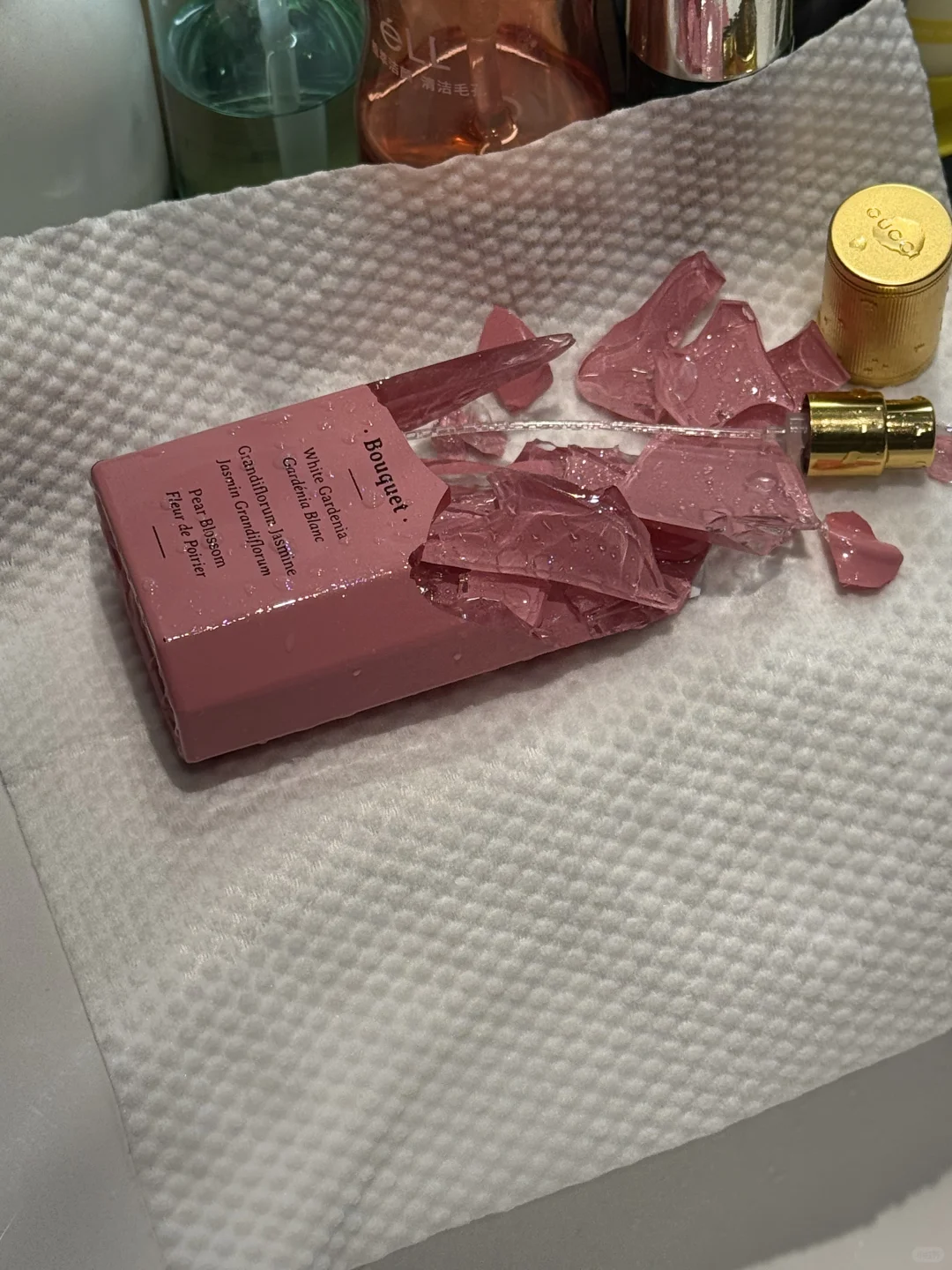 ��������