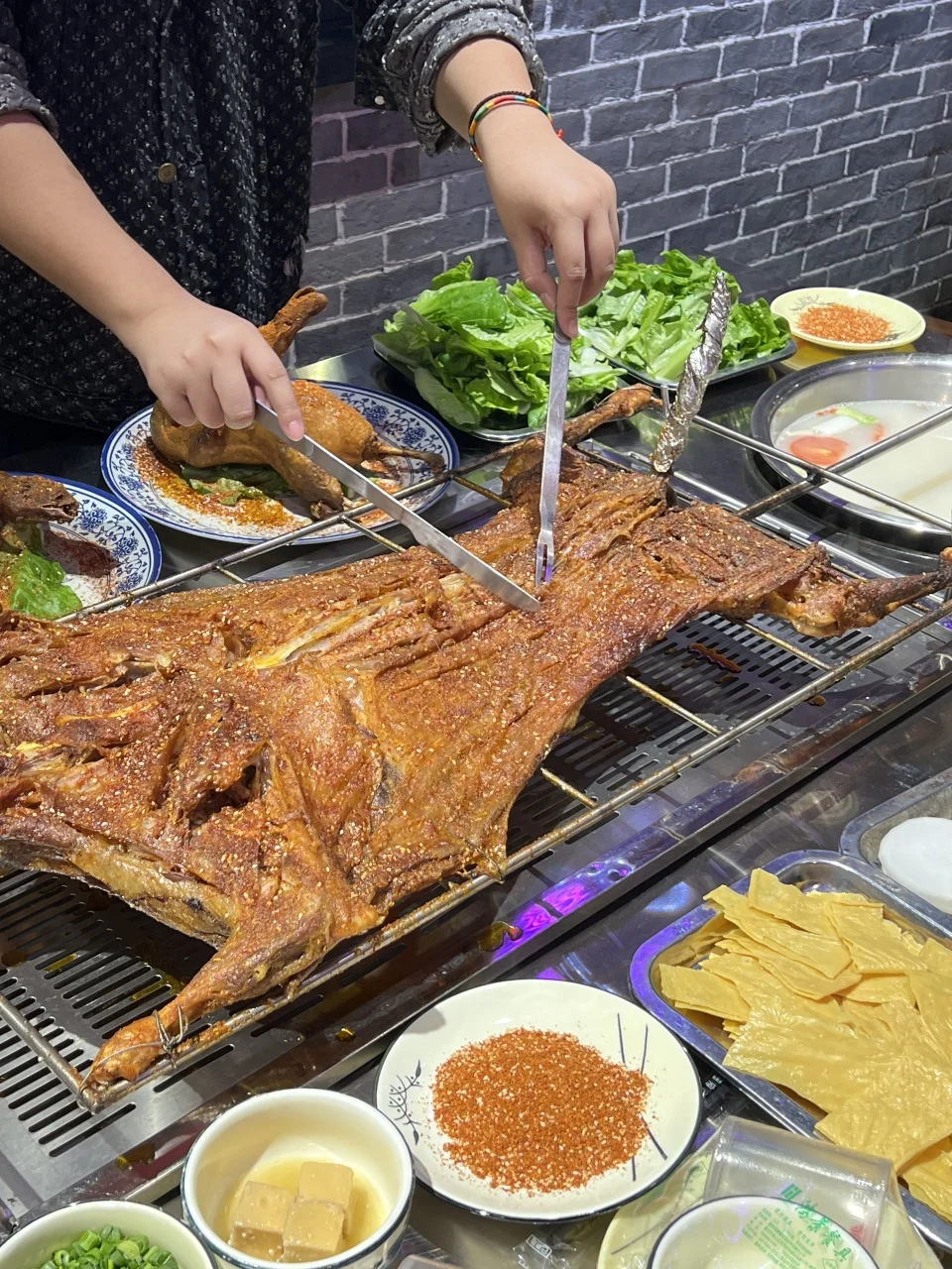 ?活羊+现捞虾蟹!重庆聚餐直接封神~