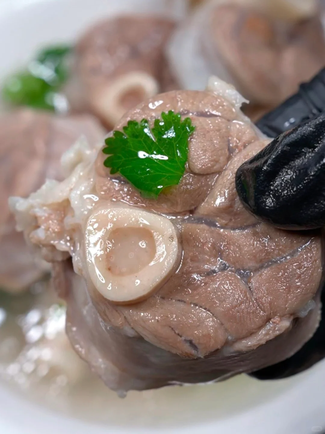 �Ҹ��кܶ��� ���˸���������һ��