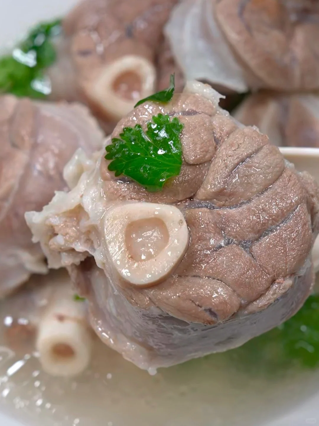 �Ҹ��кܶ��� ���˸���������һ��