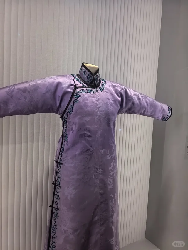 �Ϻ�����ݽ����������ղص�����չ���������ŵ���ʱ�� ���д�ͳ�����Ļ� �л�����֮