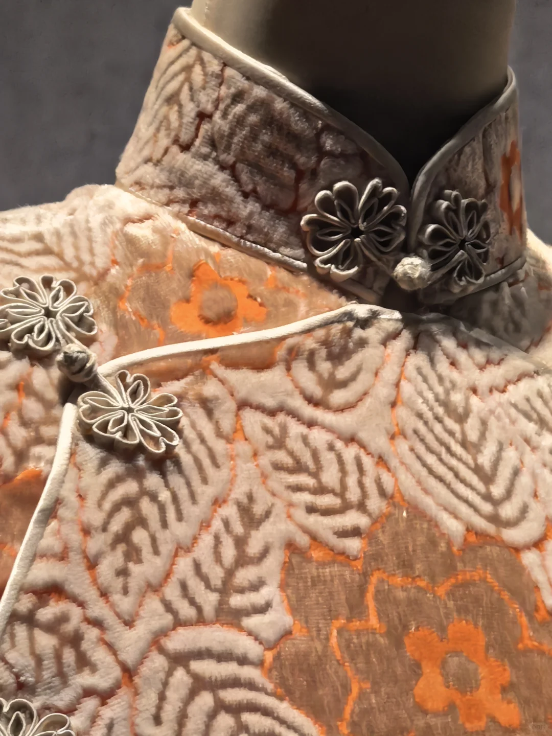 �Ϻ�����ݽ����������ղص�����չ���������ŵ���ʱ�� ���д�ͳ�����Ļ� �л�����֮