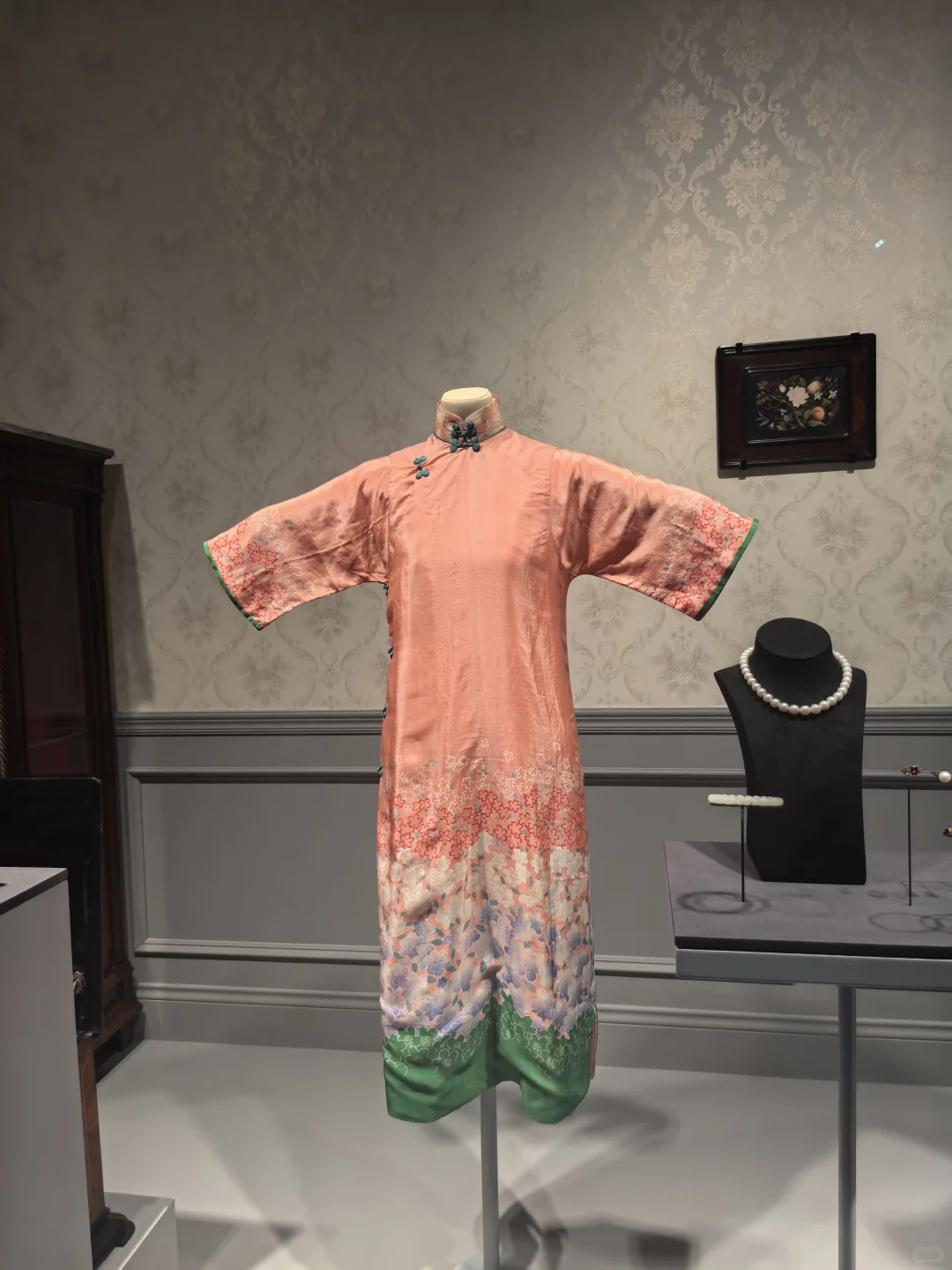 �Ϻ�����ݽ����������ղص�����չ���������ŵ���ʱ�� ���д�ͳ�����Ļ� �л�����֮