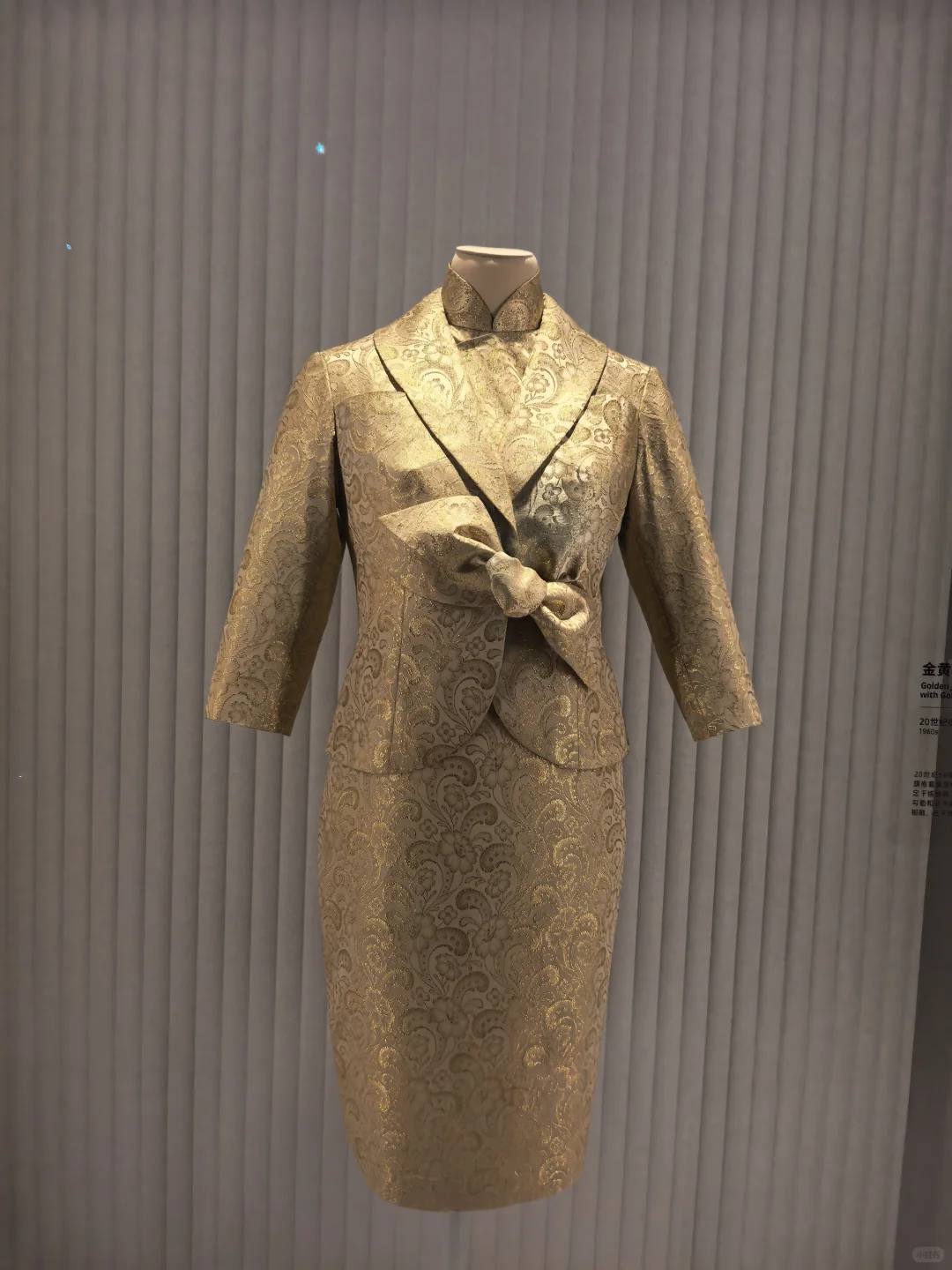 �Ϻ�����ݽ����������ղص�����չ���������ŵ���ʱ�� ���д�ͳ�����Ļ� �л�����֮