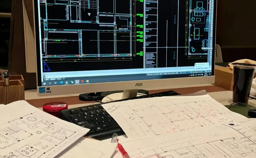 原来买了电脑，可以靠室内设计回血